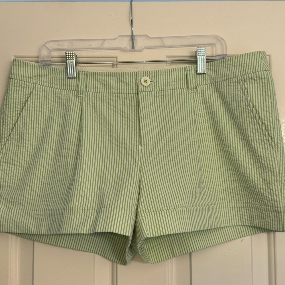 EUC Lilly Pulitzer Palm Beach Fit Green & White Seersucker Shorts